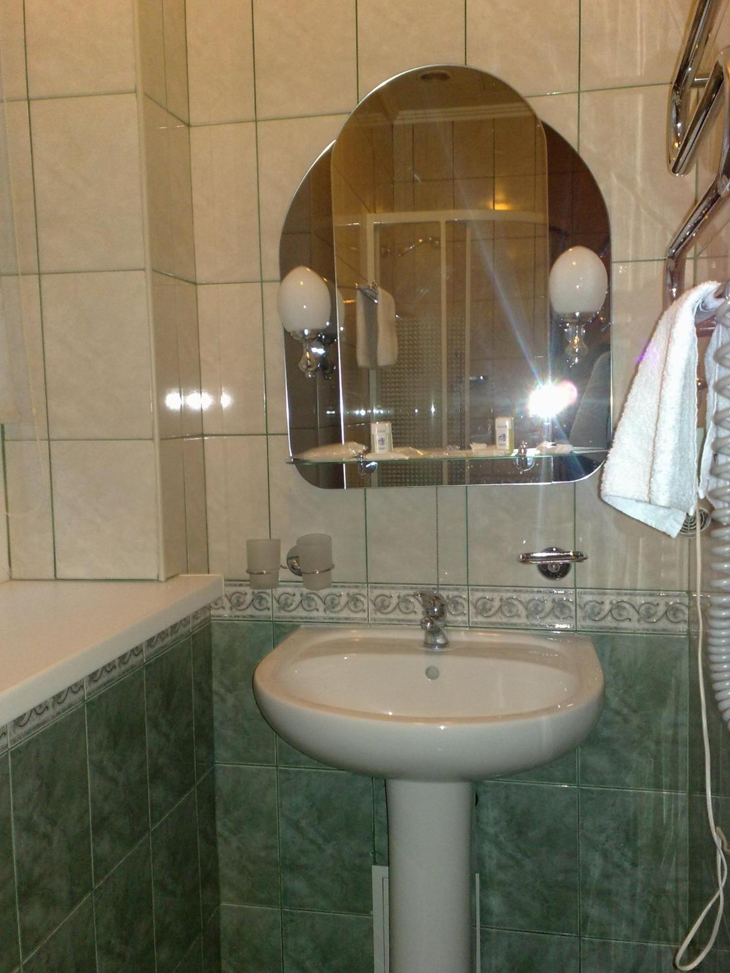Hotel Prague Zaporizhia Esterno foto