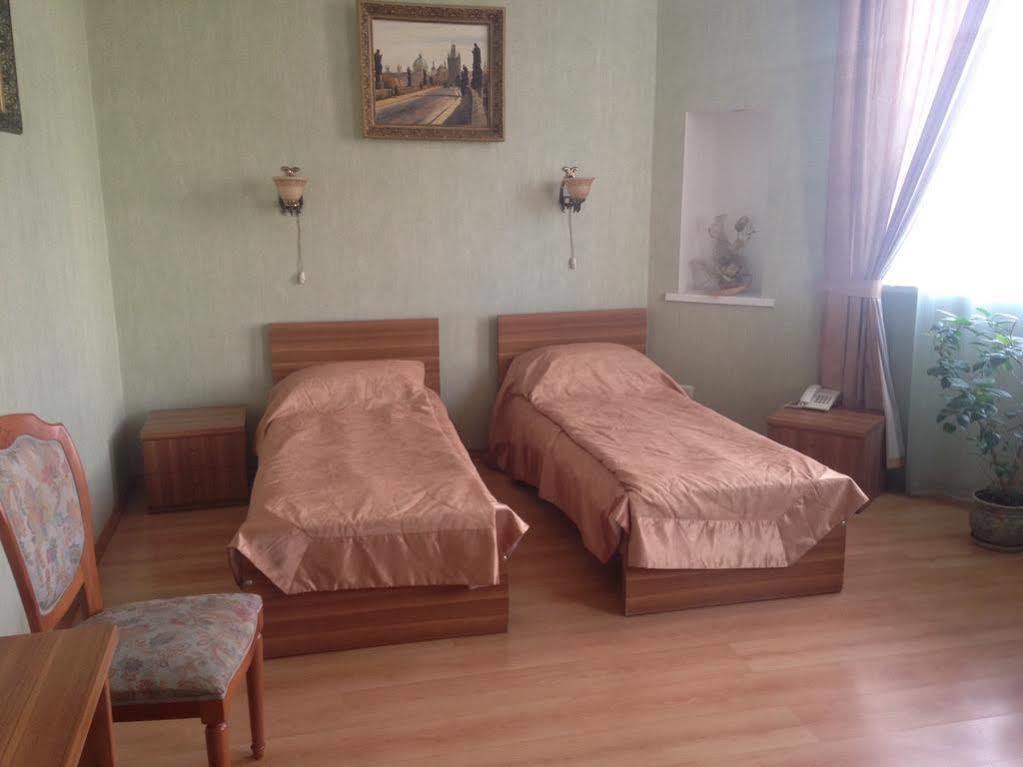 Hotel Prague Zaporizhia Esterno foto